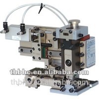 Crimping applicator for crimping machine